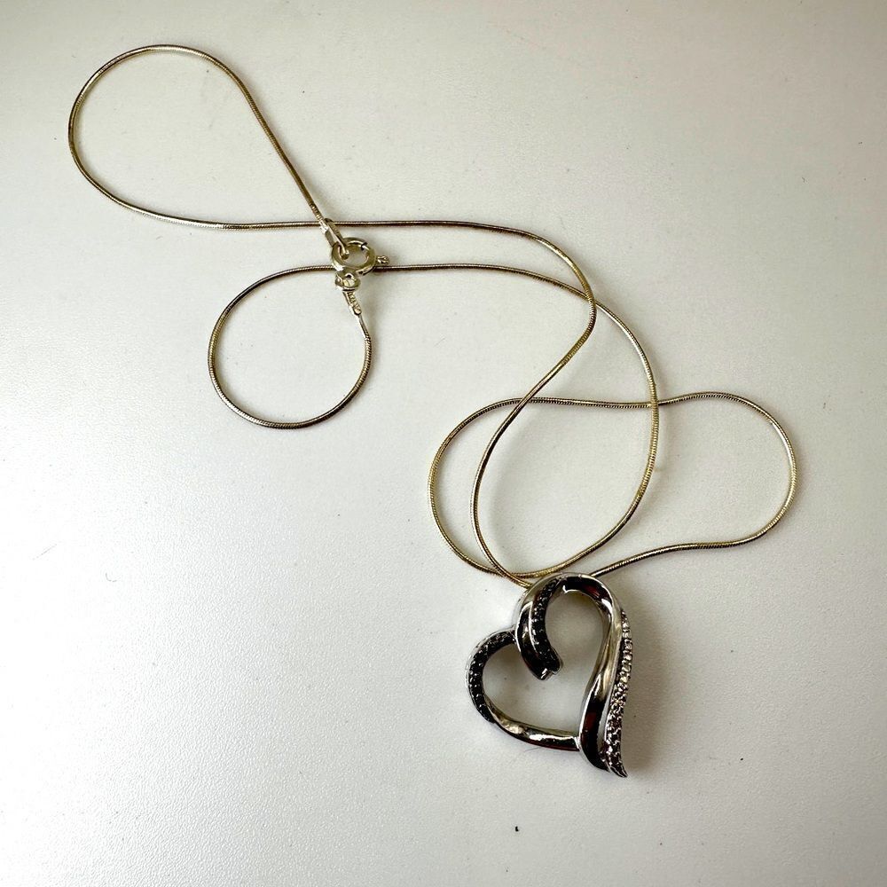 16" Solid Sterling Silver Heart‎ with black/white diamonds necklace!